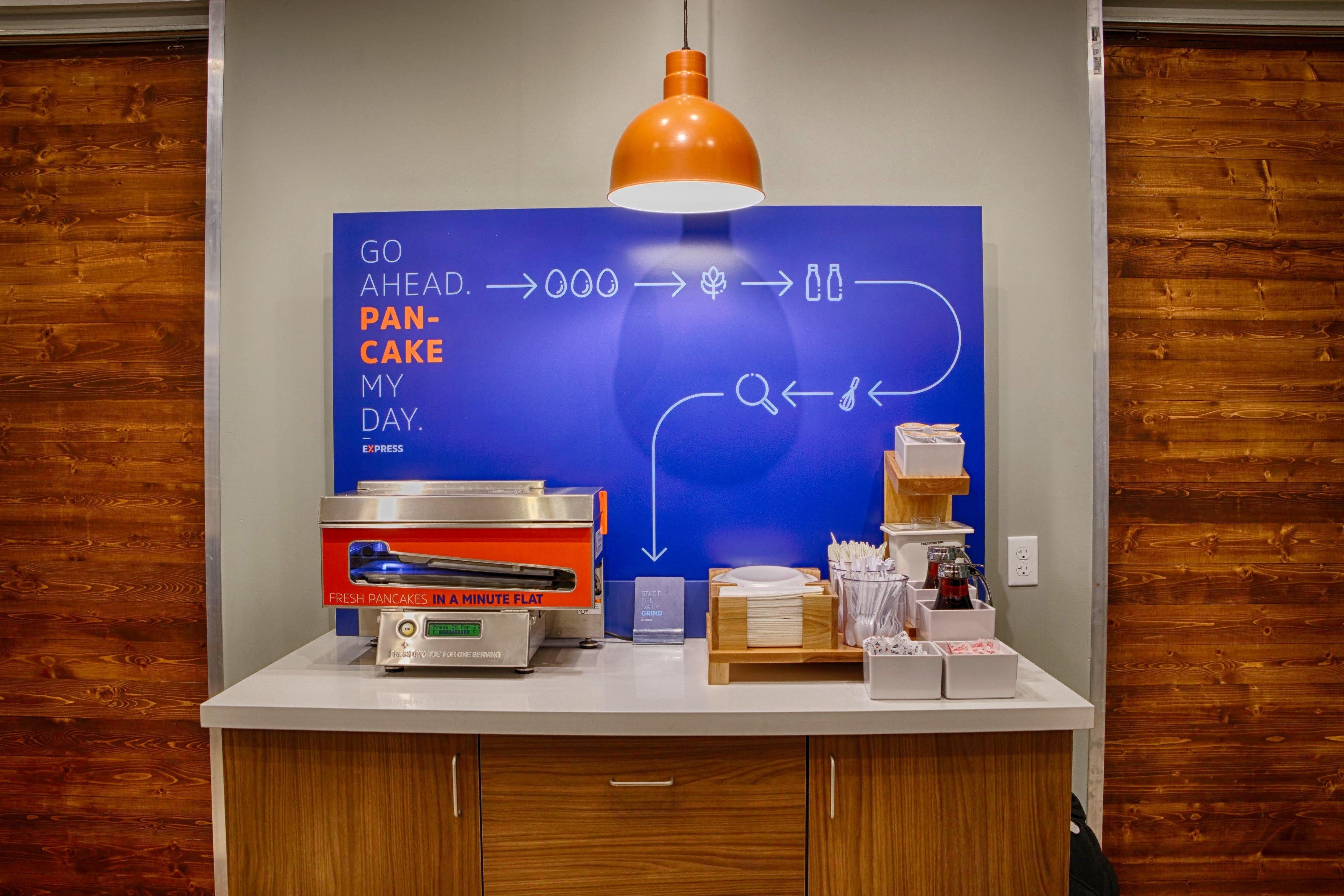 Holiday Inn Express & Suites Trinidad By Ihg エクステリア 写真